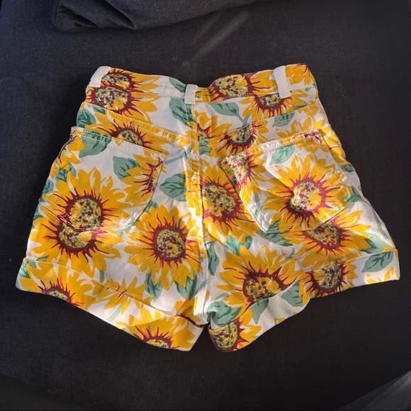 High waisted sunflower shorts - Picture 2 of 4